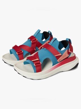 NWOB Teva Women's Aventrail Shoe Sports Sandals. MSRP $145.